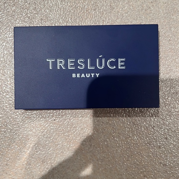 Tresluce Beauty playa dreams duo compact highlighter. - Picture 4 of 5